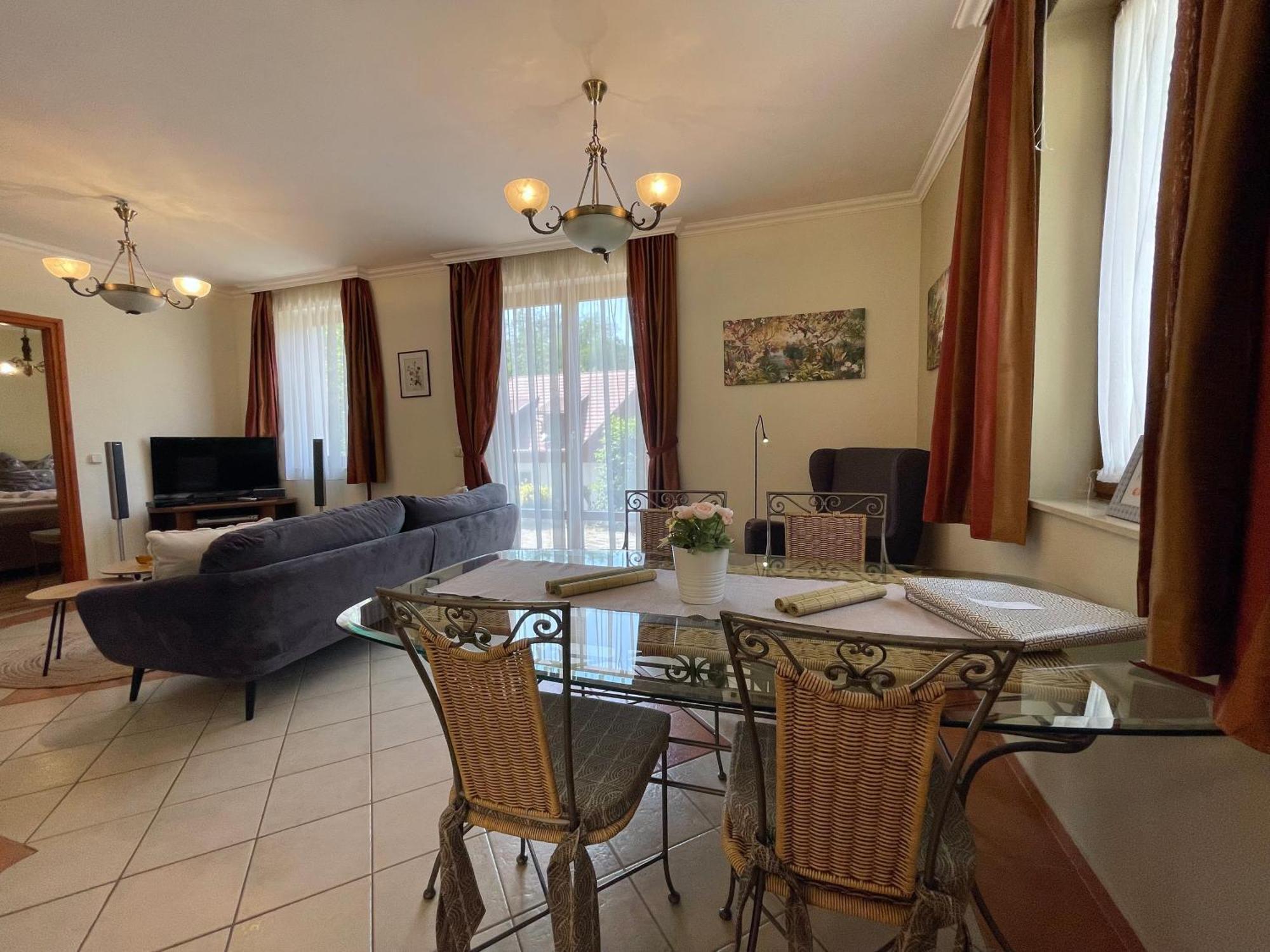 Appartement Kastelo Teraso 잘레크세니 외부 사진